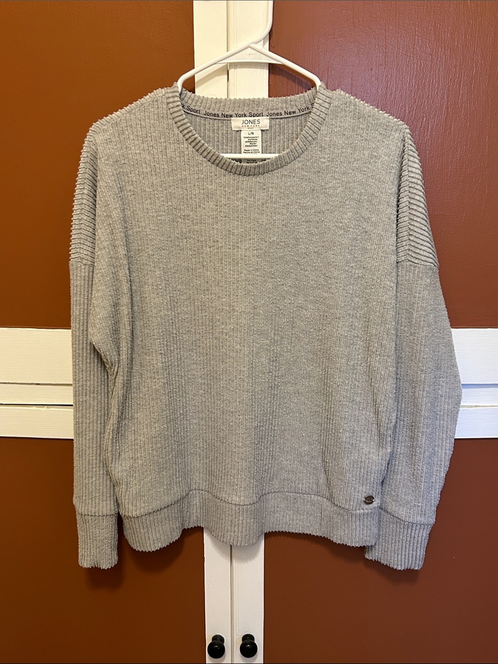 Jones New York Light Gray Ribbed Crewneck Sweatshirt Size L - 2 Pockets